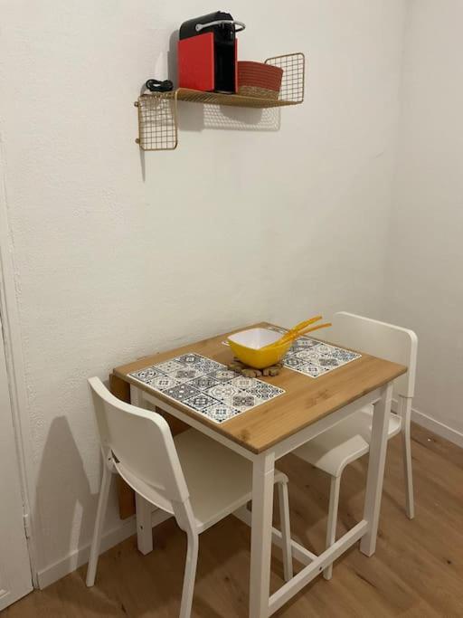 Appartement Hyper Centre Climatise Salon-de-Provence Exteriör bild
